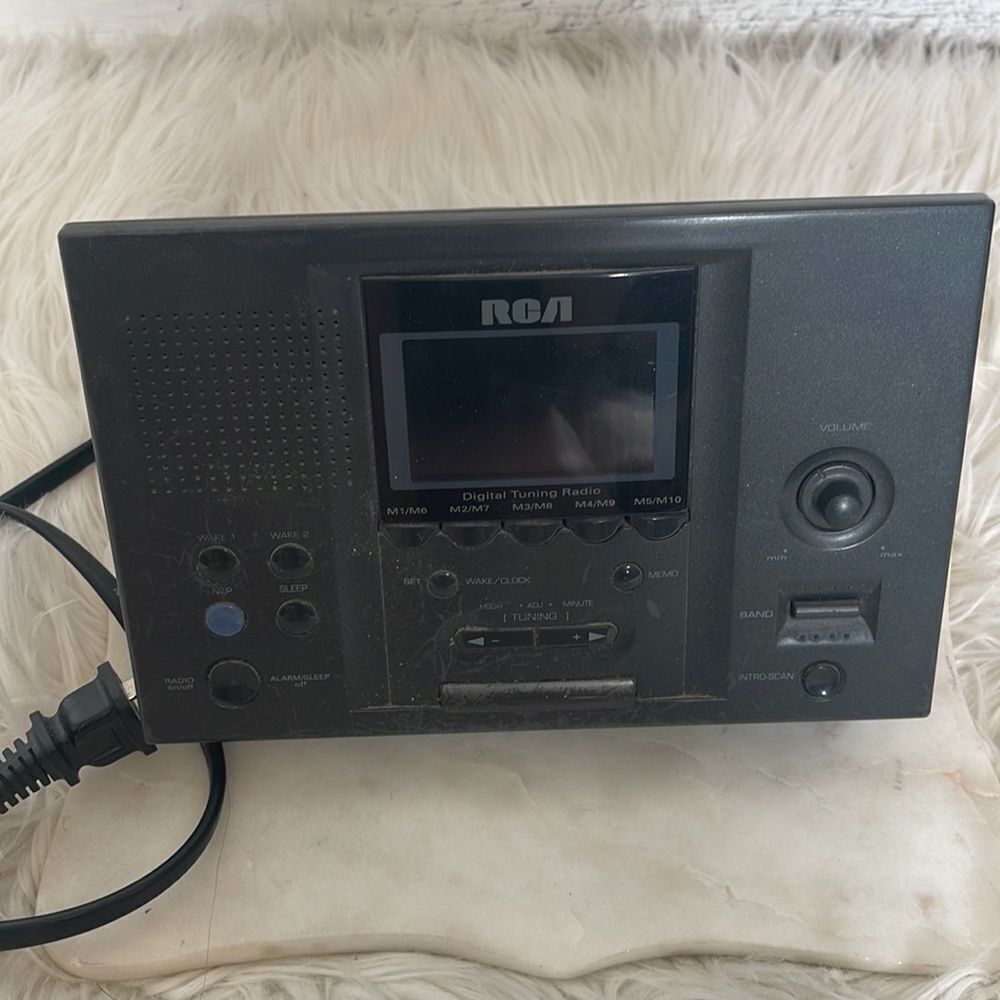 RCA Clock Radio - Picture 7 of 7